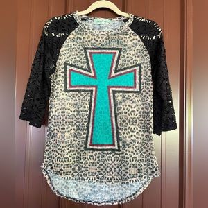 Southern Grace 3/4 lace sleeve raglan